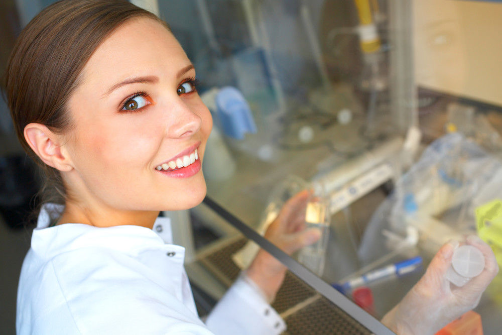 "Frauen in die Wissenschaft": Das Projekt will Frauen stärker für eine wissenschaftliche Laufbahn motivieren und sie auf ihrem Karriereweg gezielt unterstützen.