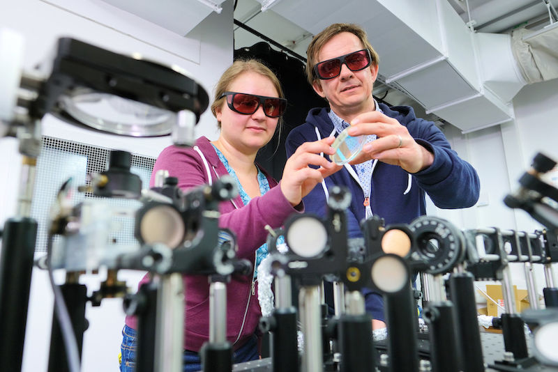 Jan Laufer and Ulrike Pohle use modern technology to obtain high-resolution images of blood vessel networks.