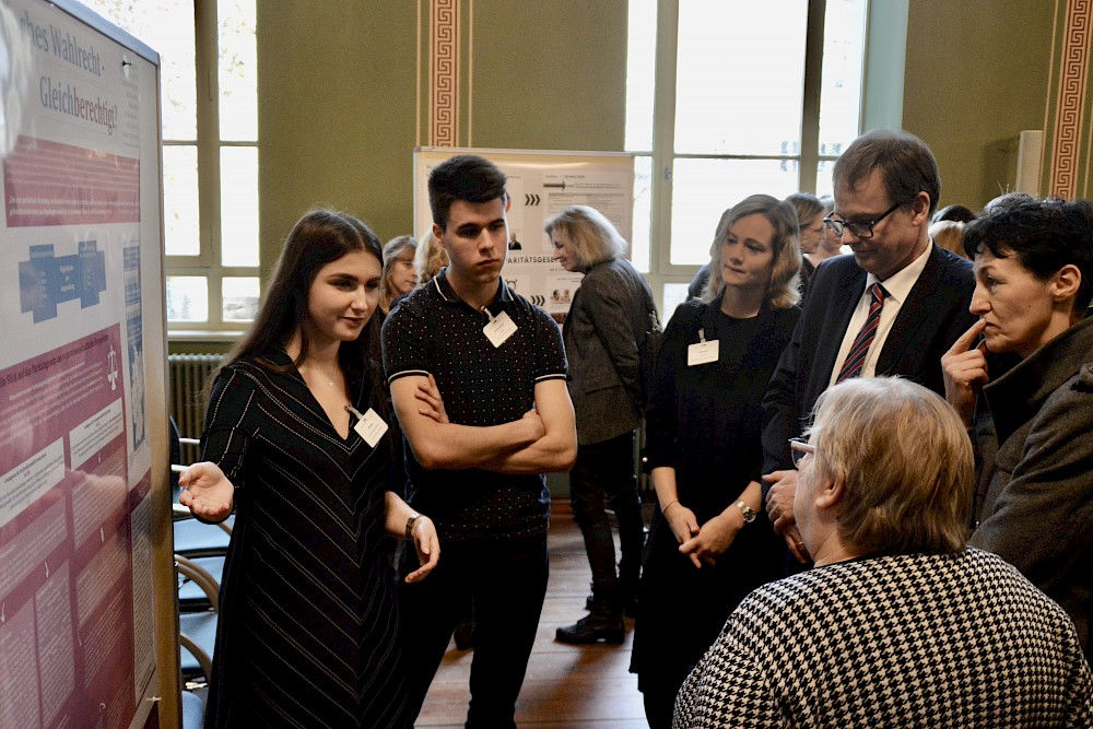 Auf einer Postersession stellten auch Studierende ihre Sicht auf ein Parité-Wahlrecht dar.