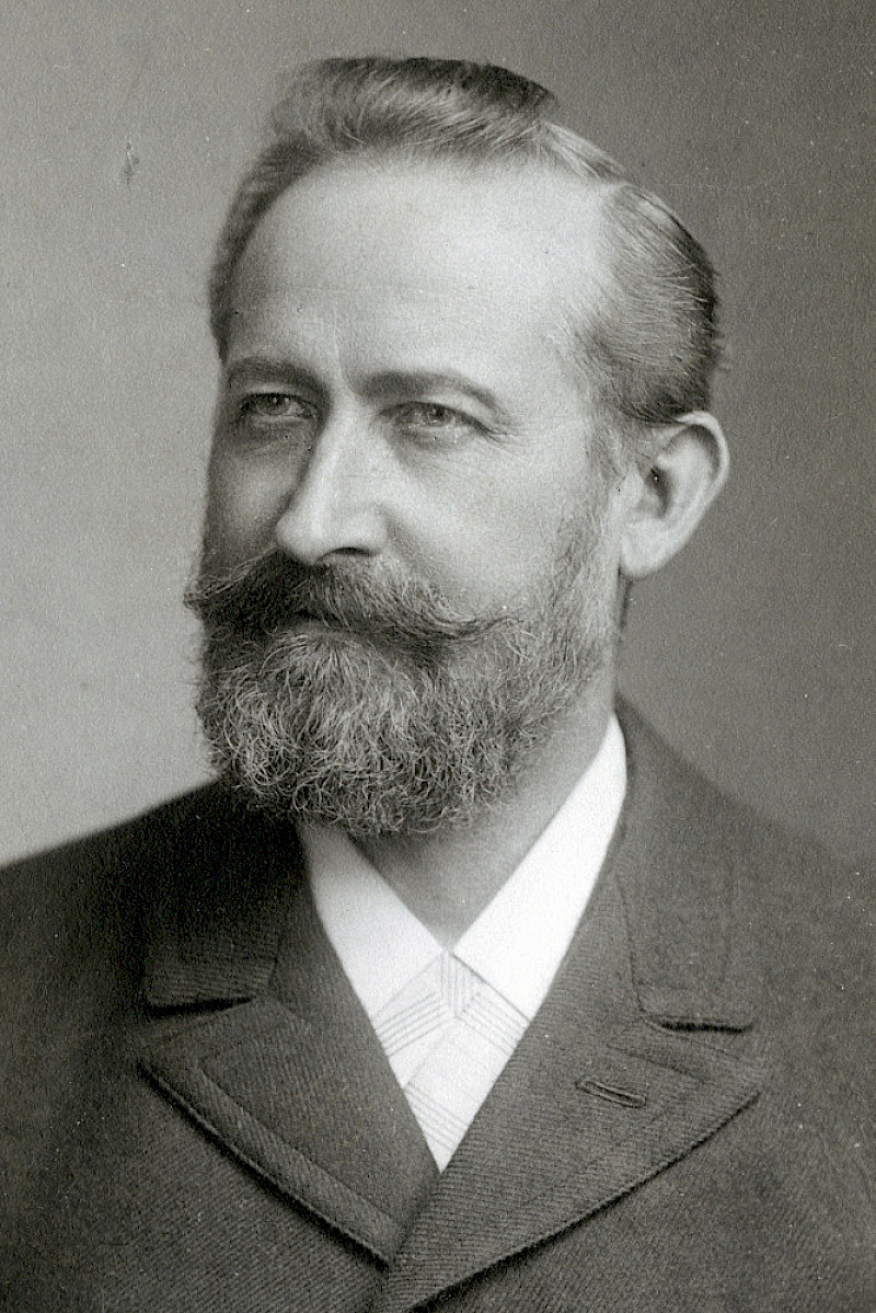 Carl H. Haussknecht, fotografiert von Ernst Queck, Weimar, 1892