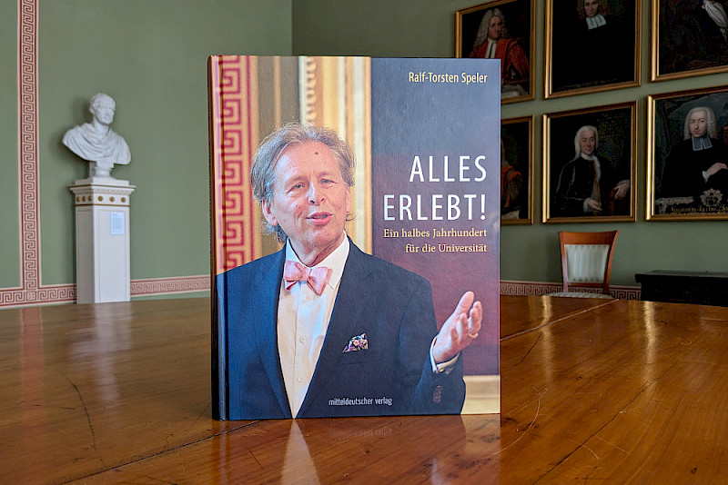 Das Buch von Ralf-Torsten Speler bildet sowohl Lebensgeschichte als auch Kustodie- und Universitätsgeschichte ab.