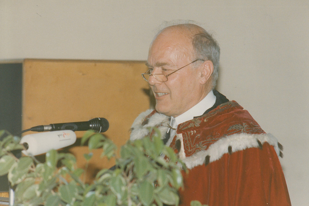Dietrich Rauschning bei der Fakultätsgründung 1993.