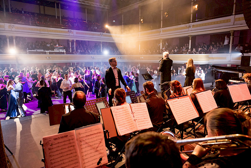 Für ausgelassene Stimmung sorgte die Uni-Bigband unter Leitung von Michael Lieb.