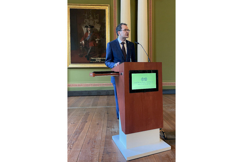 Robert Fajen hielt den Festvortrag zum Institutsjubiläum.