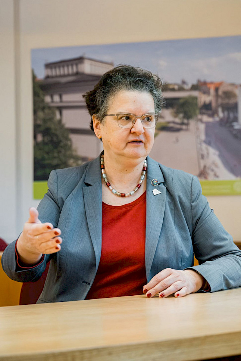 Rektorin Claudia Becker