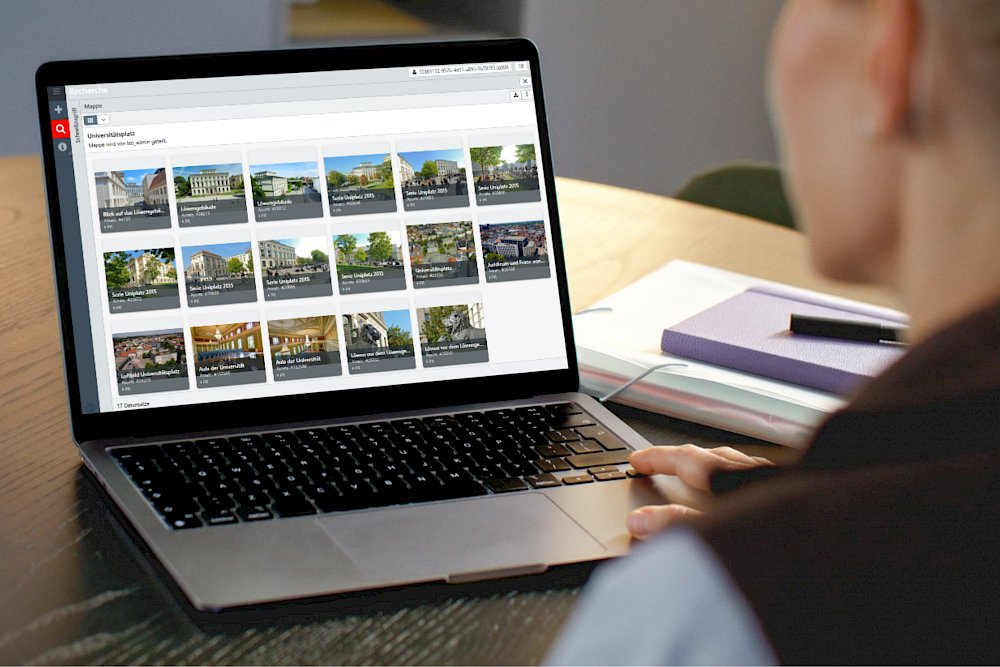 Im universitätsinternen Downloadbereich können Bilder vom Universitätsplatz angesehen und heruntergeladen werden.