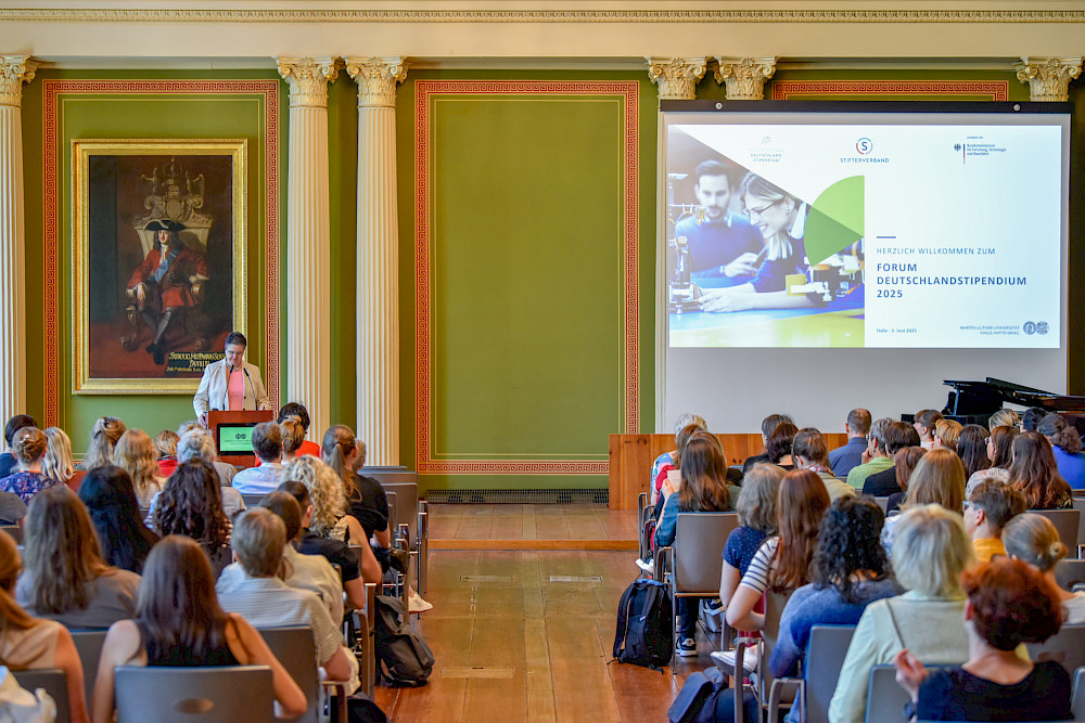 Rektorin Claudia Becker hielt ein Grußwort auf dem Netzwerktreffen.