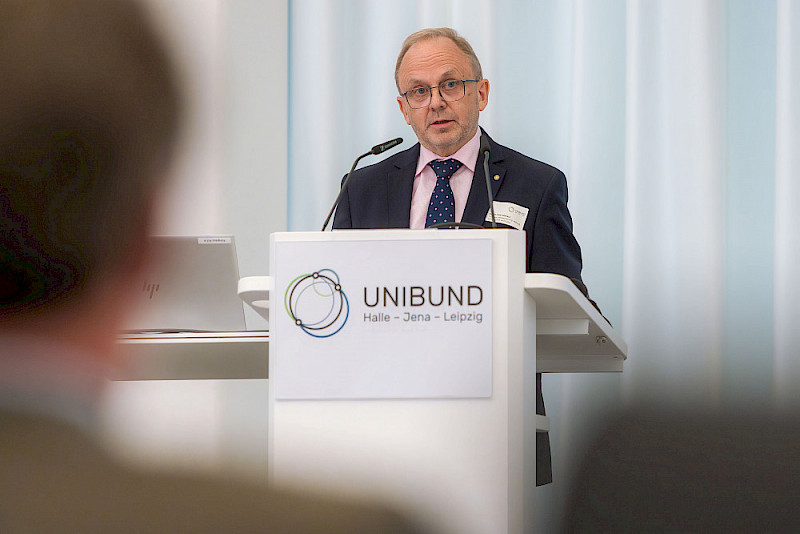 Bernd Uwe Althaus sprach für die Landesregierung Thüringens zu den Gästen.