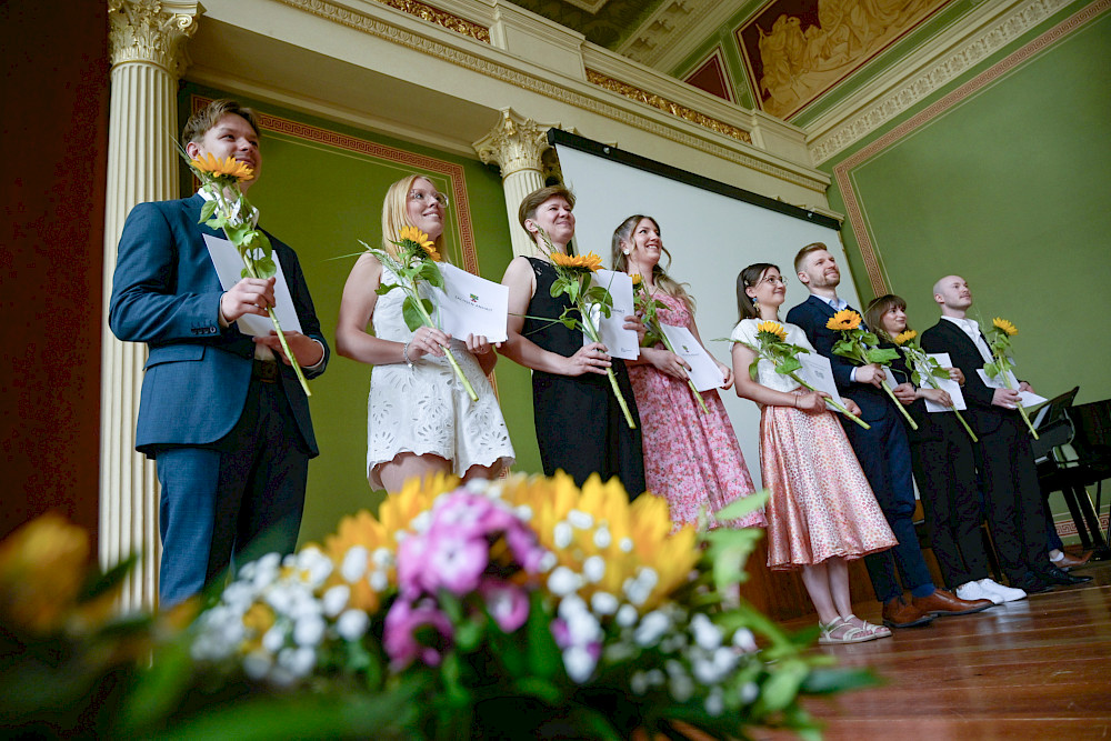 Sie haben ihr Staatsexamen geschafft: Die künftigen Lehrerinnen und Lehrer wurden heute in der Aula verabschiedet.