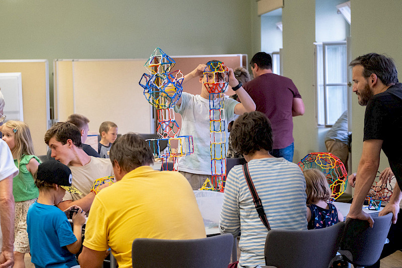 Komplizierte Konstrukte gab es bei einer Veranstaltung der Mathematik-Didaktik.