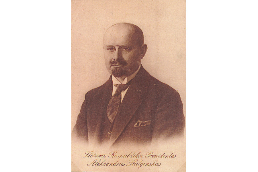 Eine Postkarte zeigt den litauischen Präsidenten Alexandras Stulginiskis.