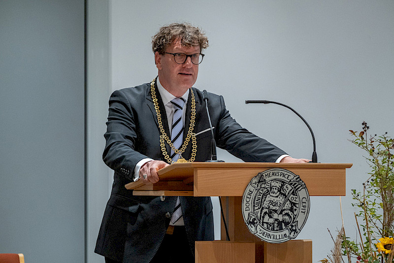 Wittenbergs Oberbürgermeister Torsten Zugehör bei seinem Grußwort zur Disputation