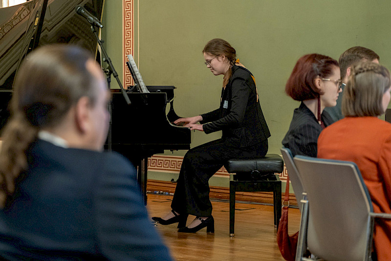 Hendrikje Heinze ist nicht nur Stipendiatin, sie trug auch zum musikalischen Programm bei.