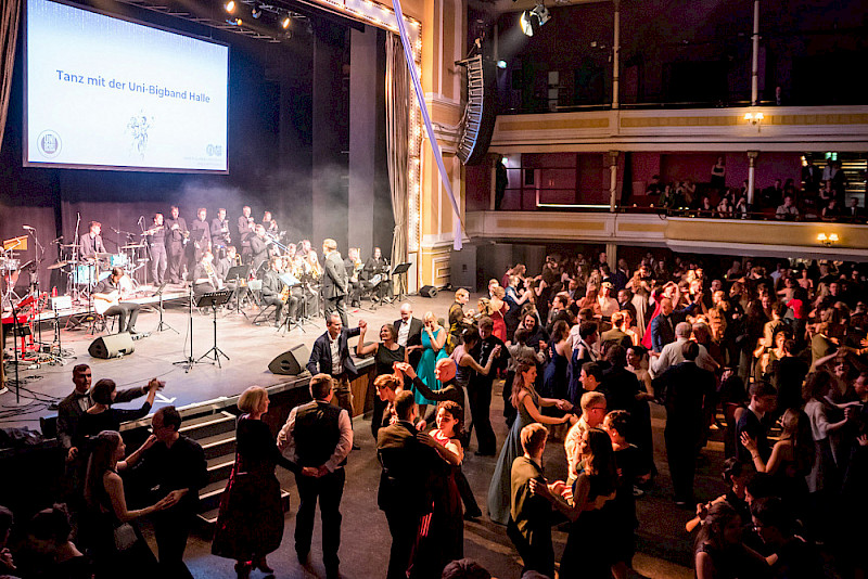 Ausverkauftes Haus beim 26. Universitätsball