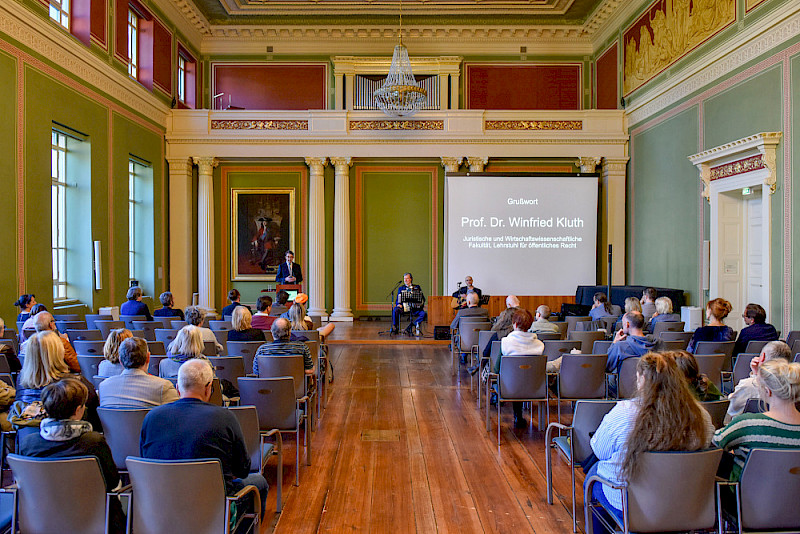 Die Vernissage in der Aula wurde von "Salon Pernot" musikalisch begleitet.
