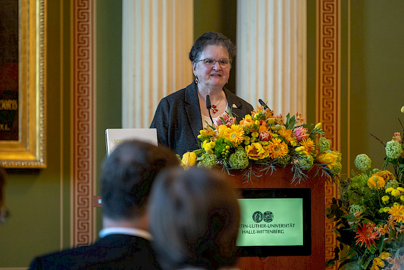 Rektorin Claudia Becker bei ihrer Rede auf dem Frühjahrsempfang der Universität