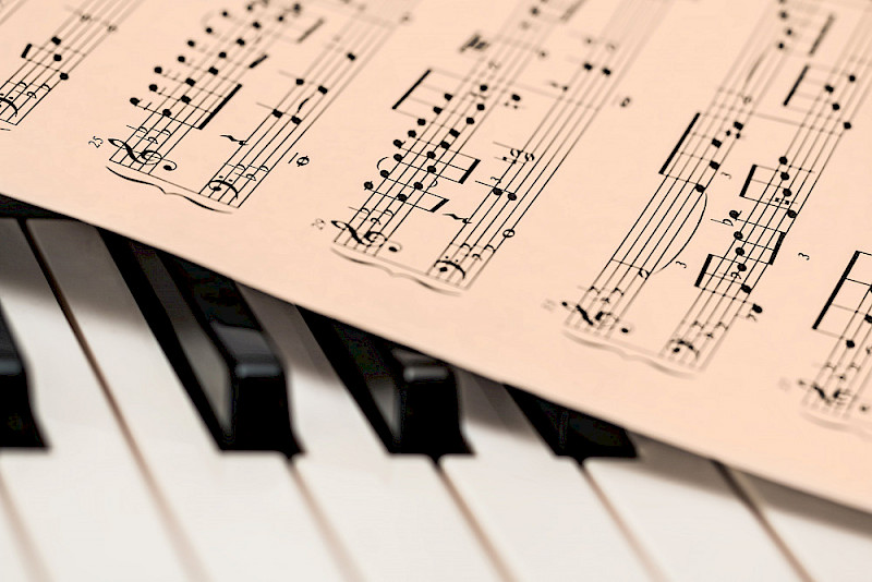 Musikstatistik wertet unter anderem Tonhöhen und die Struktur von Musikstücken aus.