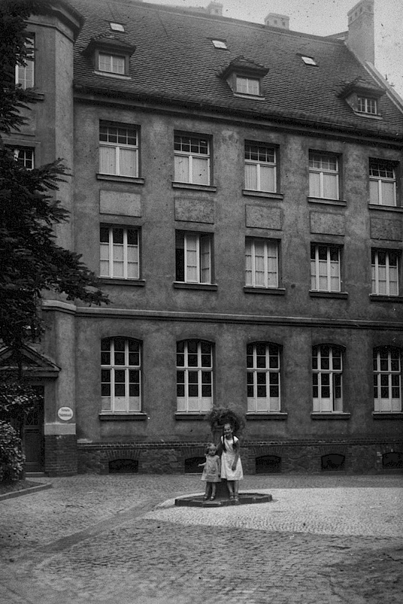 Das Gebäude des Reformierten Convicts, vermutlich Anfang der 1930er Jahre