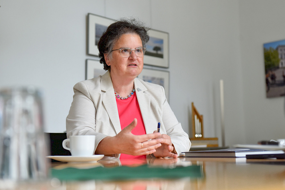 Rektorin Claudia Becker im Interview