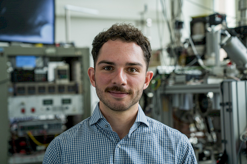 Martin Rauch studiert Physik an der Universität Halle. Seit Oktober 2026 wird er von der Wübben Stiftung Wissenschaft mit einem Student Grant gefördert.
