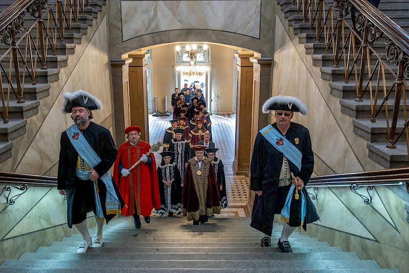 Feierlicher Einzug des Senats in das Löwengebäude
