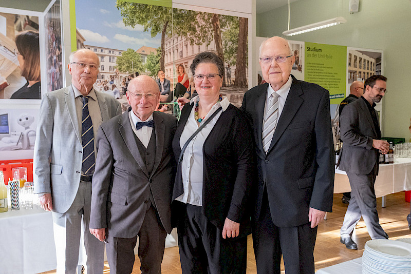 Rektorin mit Altmagnifizenzen: Udo Sträter, Wilfried Grecksch und Gunnar Berg (von links).